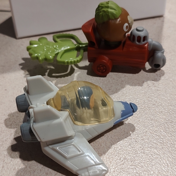 Lot features two Disney Pixar moving vehicles from the popular Toy Story Buzz - Picture 1 of 9